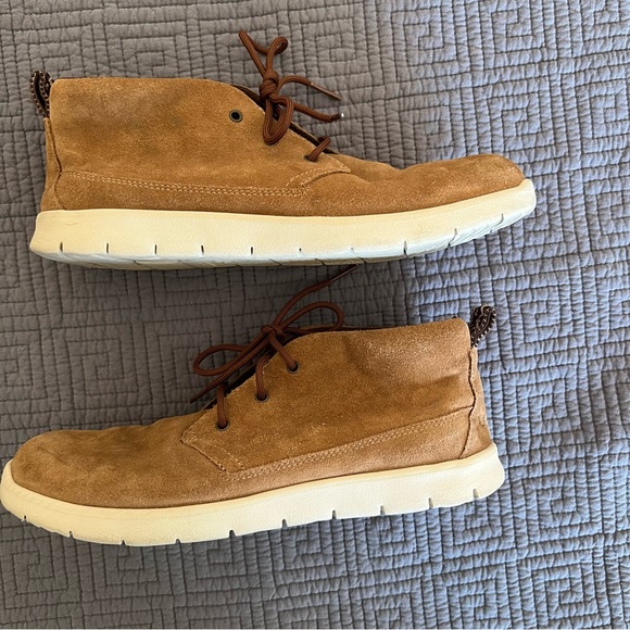 Youth Ugg Desert / Chukka Boot, size 6 - Picture 8 of 8